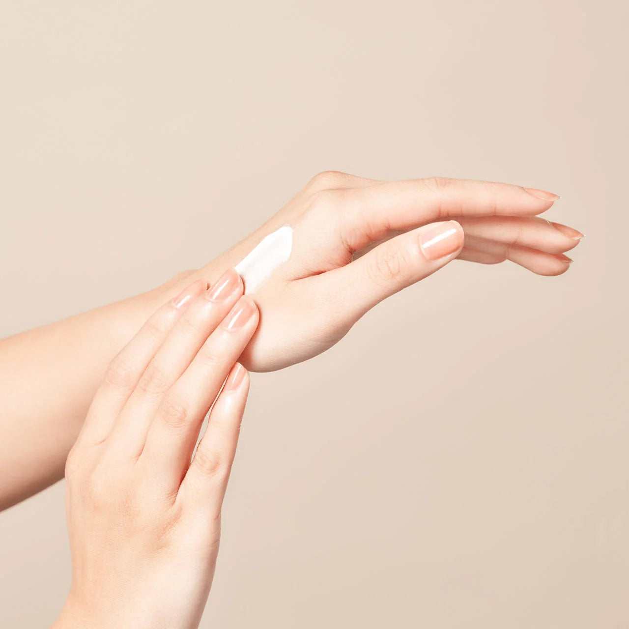 Elégance Aqua Clear Smooth Shield UV SPF50+