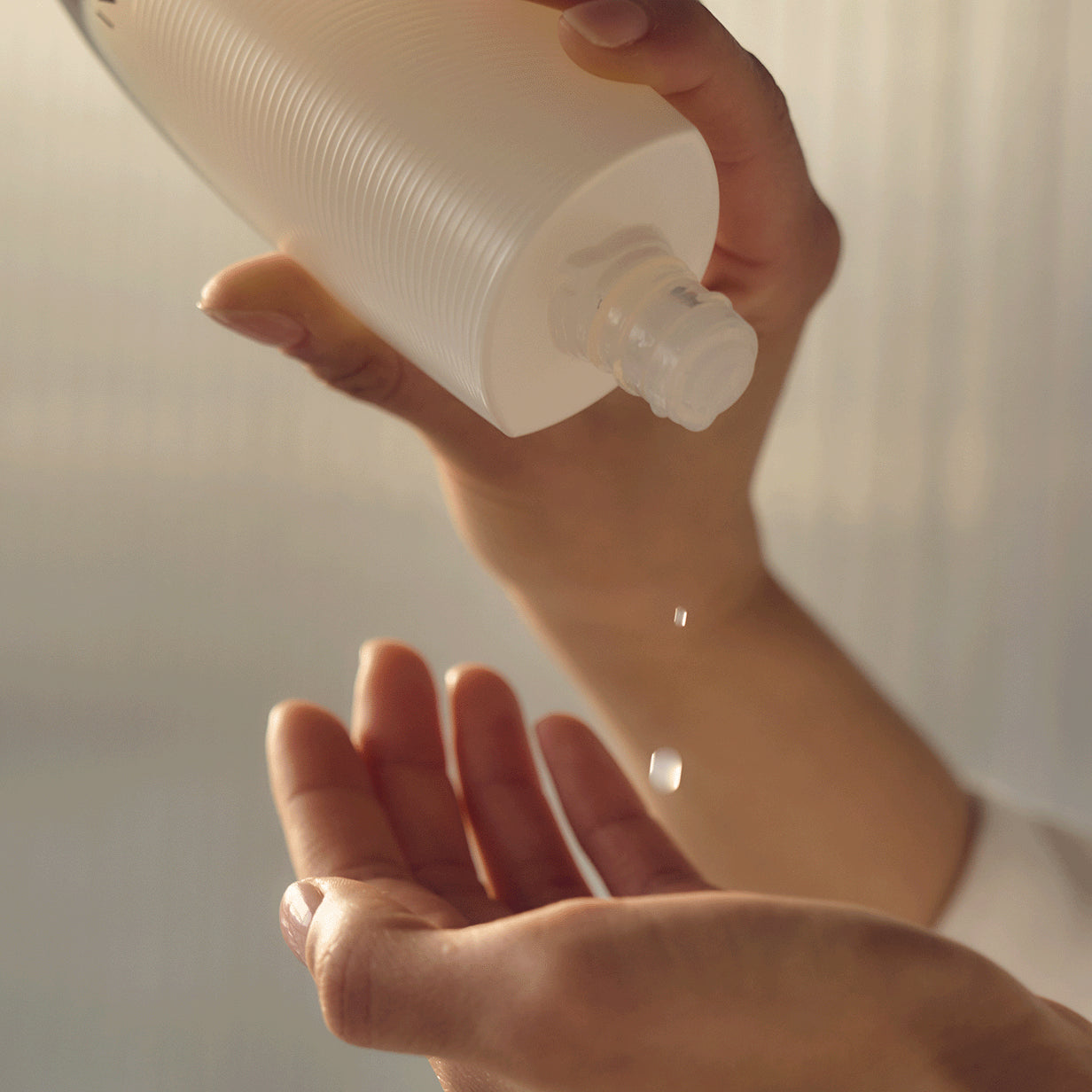 SENSAI Absolute Silk Micro Essence-In-Lotion