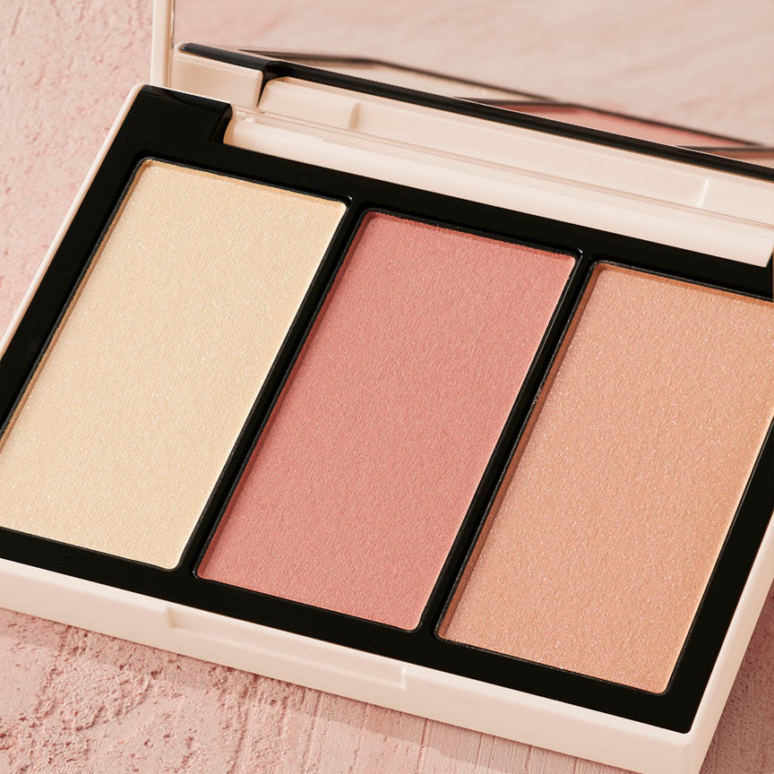 SNIDEL BEAUTY
USAGI ONLINE限定 メイクアップキット Snidel Beauty Eye Designer 2024 Holiday Collection – Ichiban