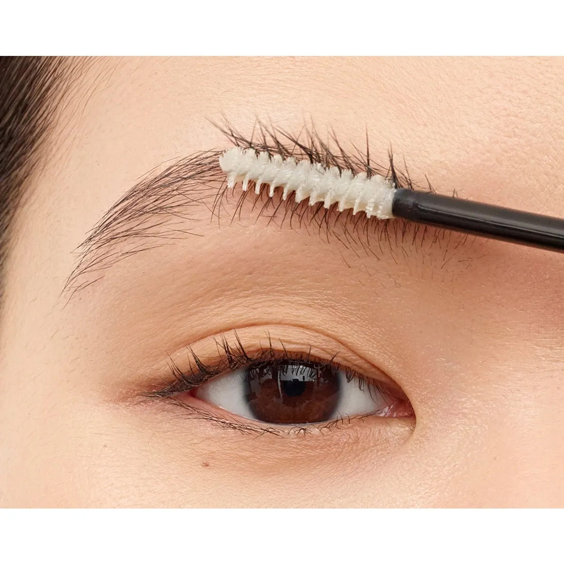 ADDICTION The Eyebrow Shape Fixer