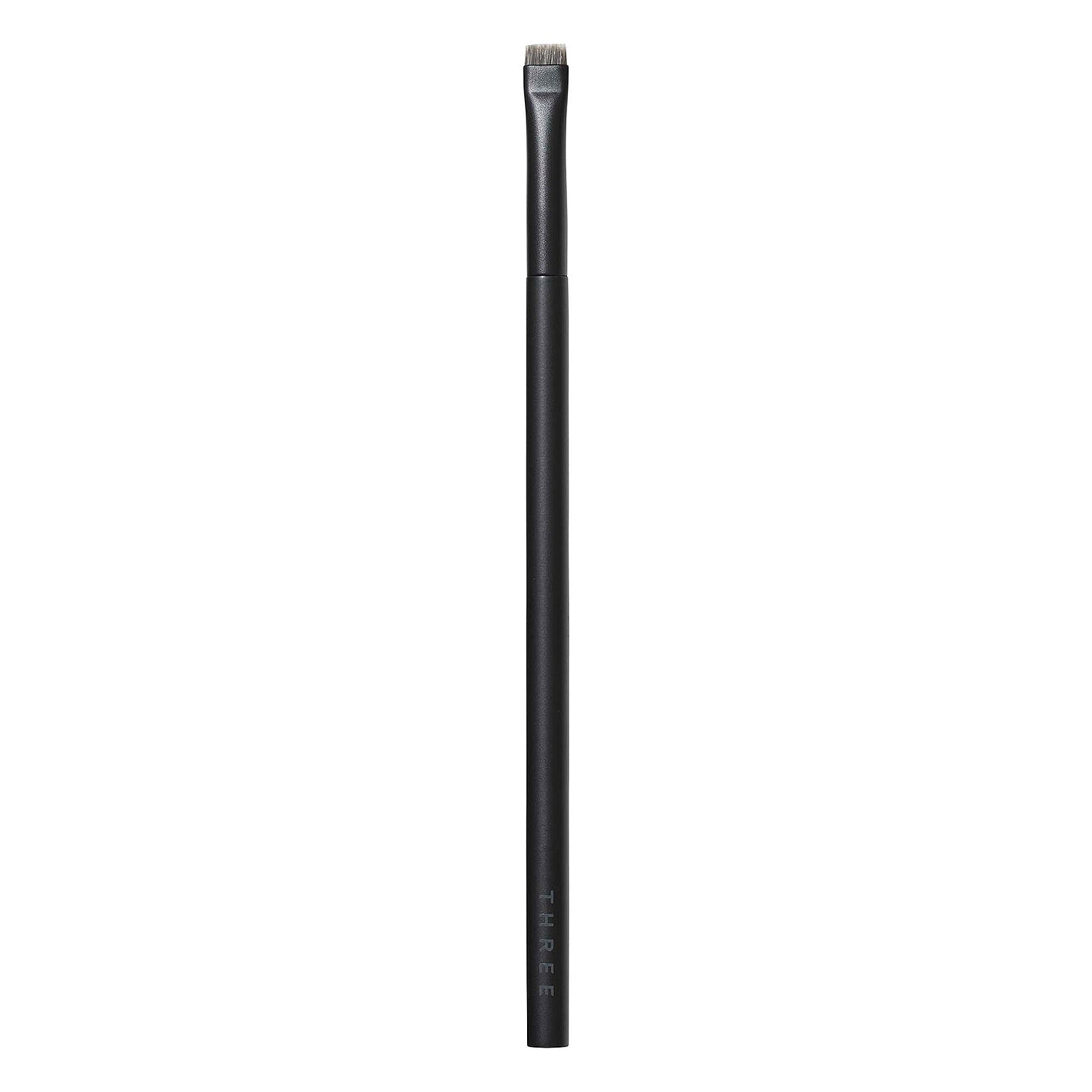 THREE Meticulous Square Brush